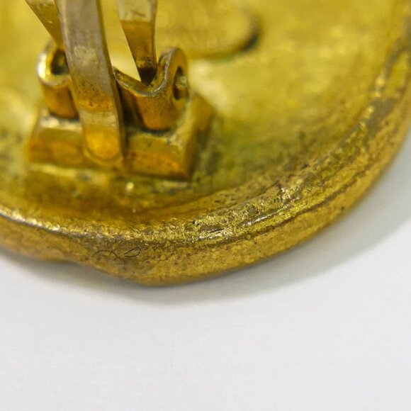 CHANEL CC Gold Plated Round Earrings Clip - Picture 2 of 9
